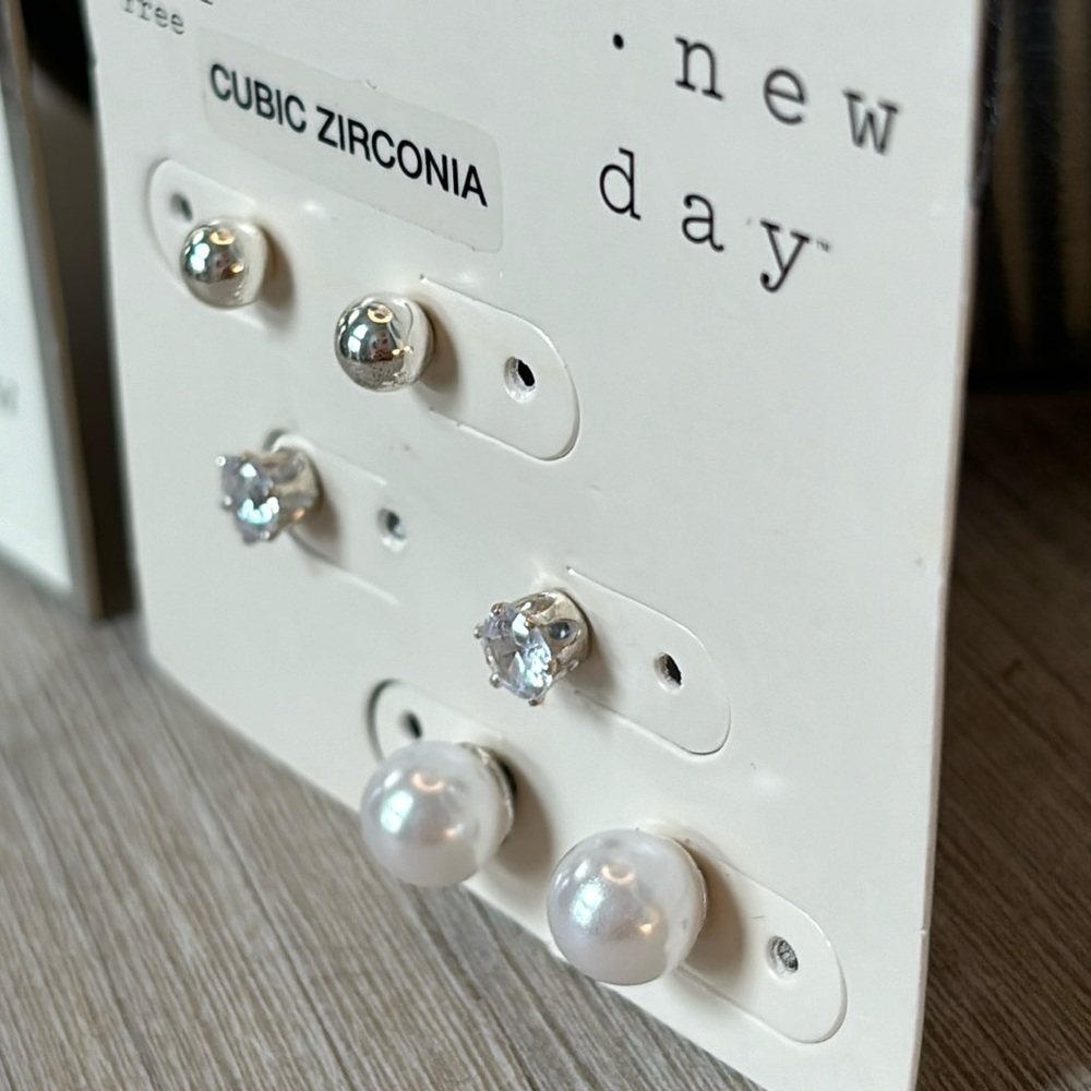 NWT A New Day 5 Sets of Stud Earrings - Picture 4 of 6